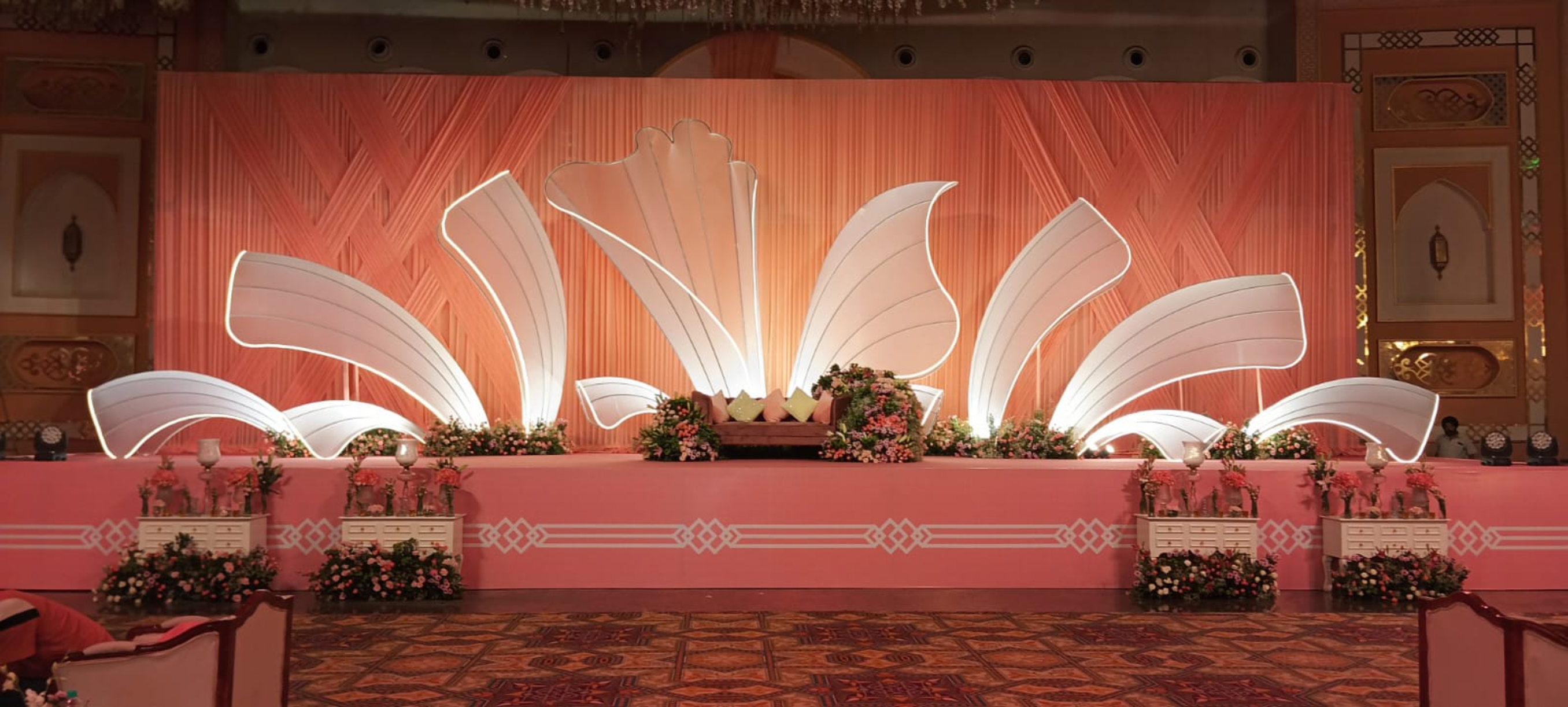 https://madhavjiproduction.com/assets/front/img/user/home_settings/68d37dce69a28.jpg
